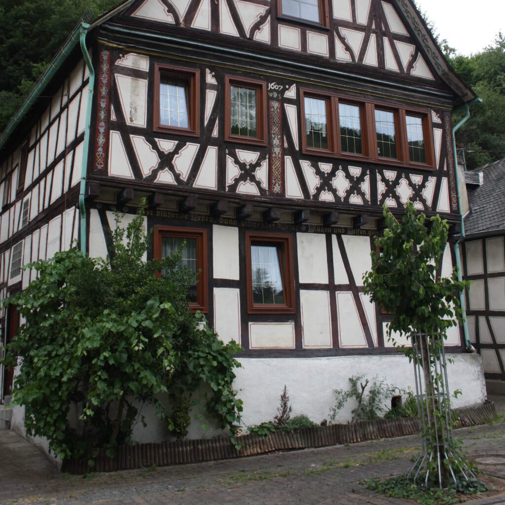 Ferienwohnung Kürbis_Fachwerkhaus Ferien­wohnungen Rhein
